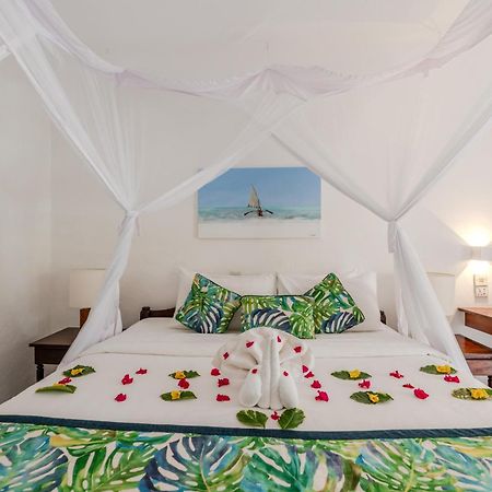 Diani Sea Resort Диани-Бич Экстерьер фото