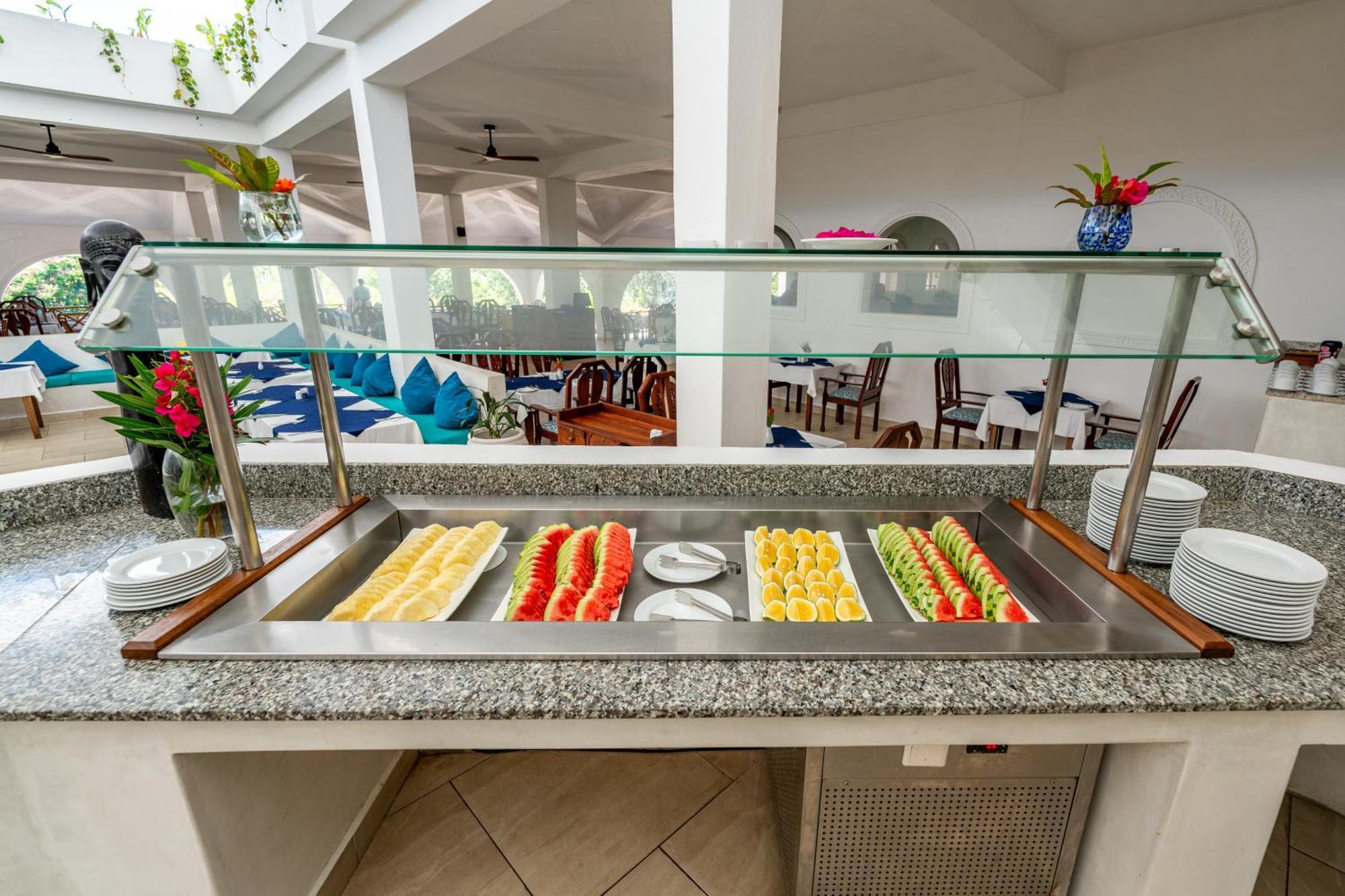 Diani Sea Resort Диани-Бич Экстерьер фото