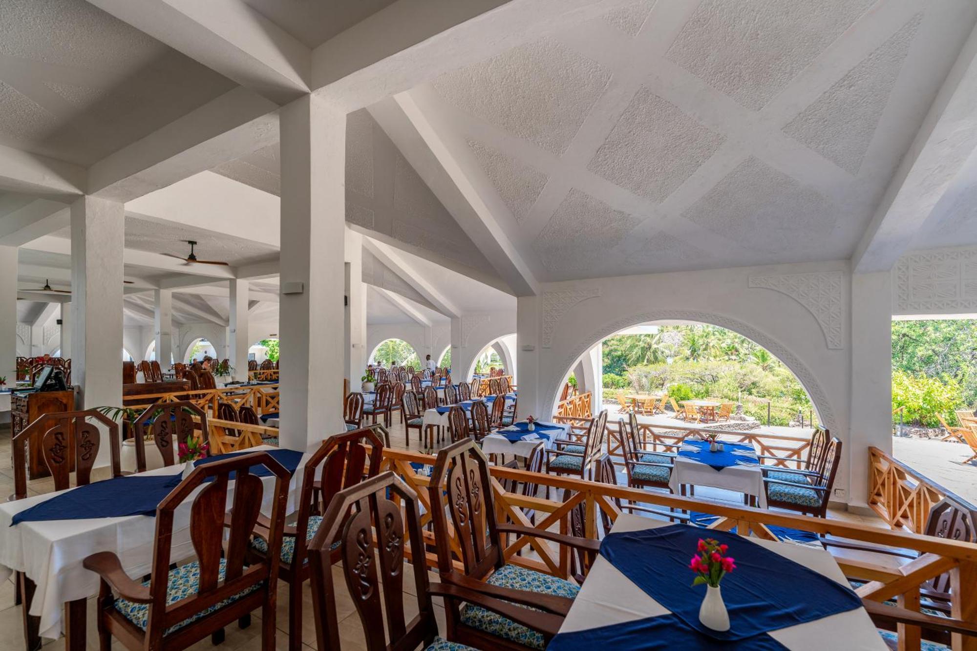 Diani Sea Resort Диани-Бич Экстерьер фото