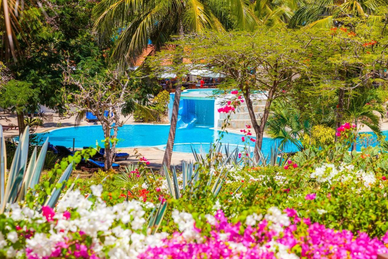 Diani Sea Resort Диани-Бич Экстерьер фото